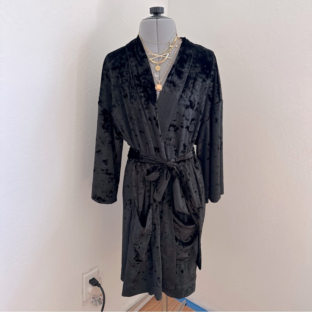 GAP Black Crushed Velvet Robe XS/S